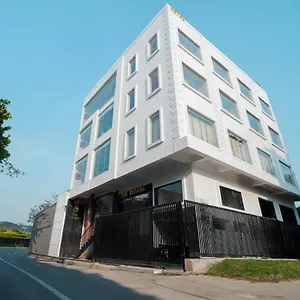 The Triana Hotel Varanasi